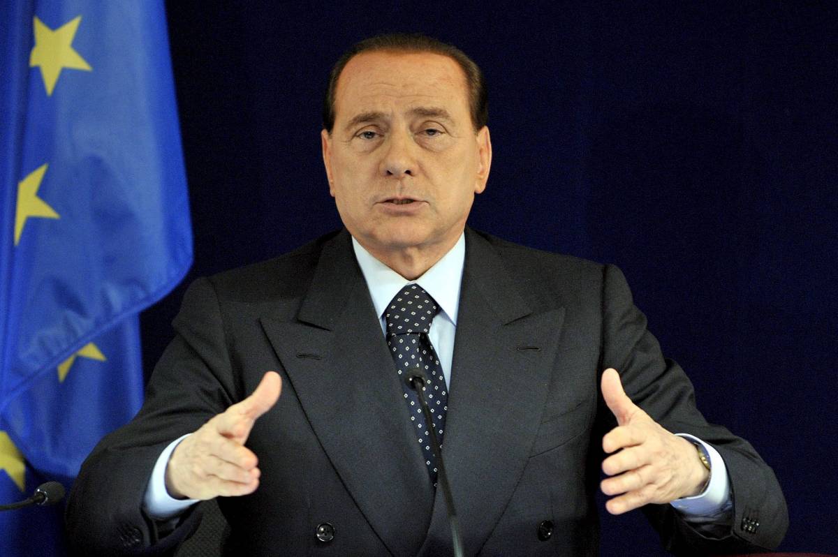 Berlusconi: le toghe non sovvertano il voto 
Anm: "Basta insulti, Napolitano ci riceva"