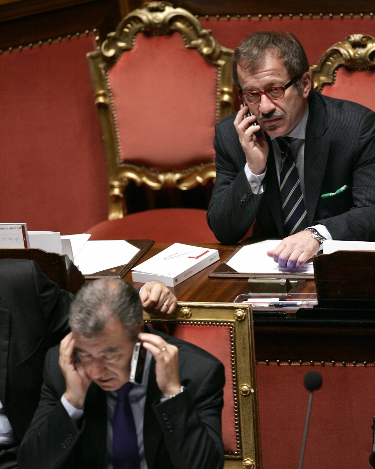 Maroni frena sulle badanti: "Non ci saranno sanatorie"