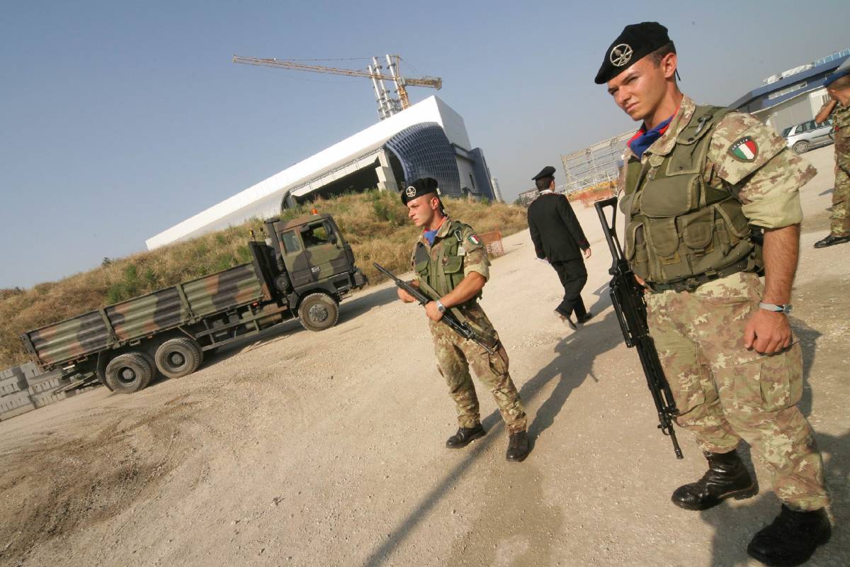 Rifiuti, l'esercito nel cantiere di Acerra