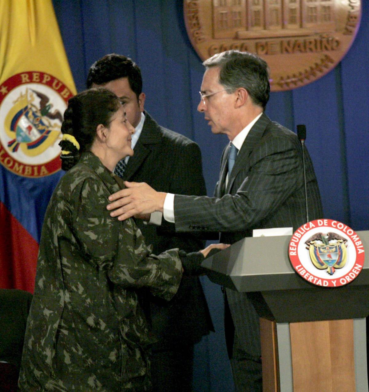 L'America latina esulta, Chavez tace