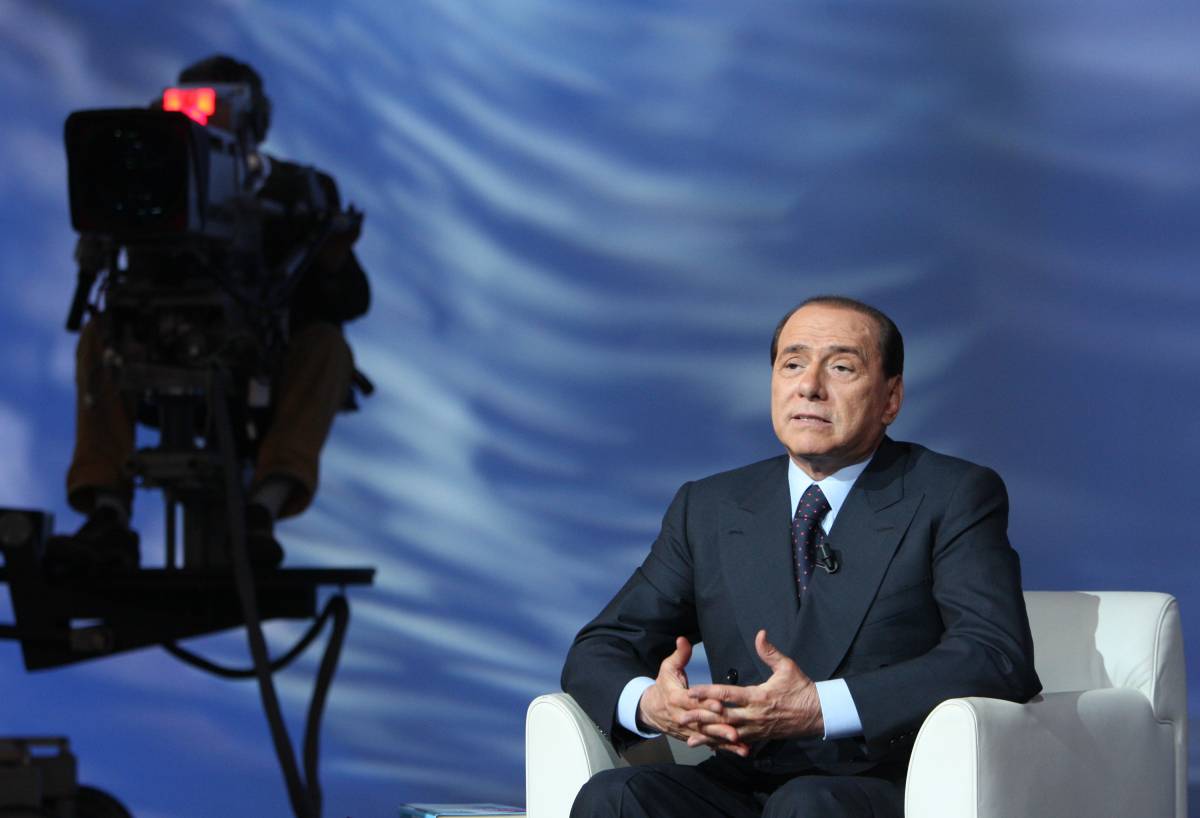 Berlusconi: "Basta gossip, inquina la politica"