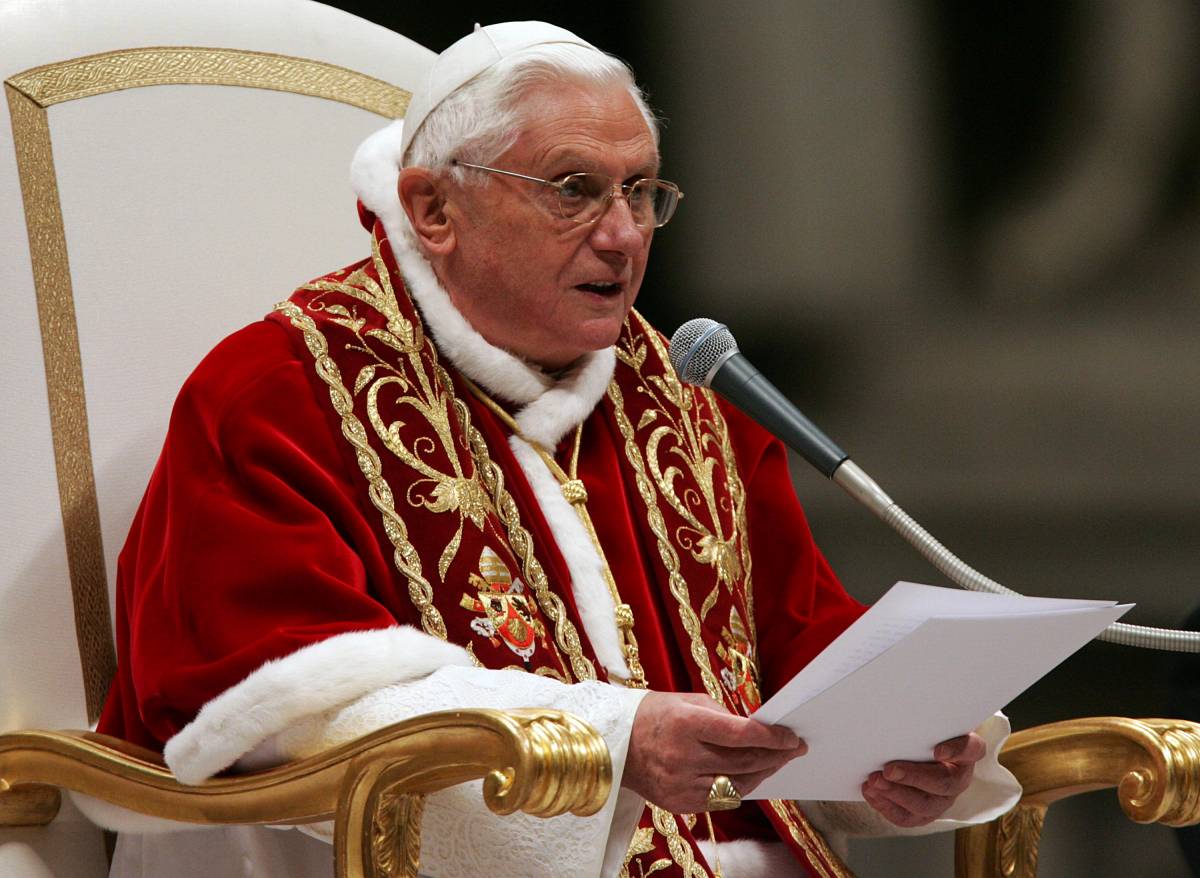 Papa Ratzinger "star" in tv 
Leggerà la Bibbia per la Rai