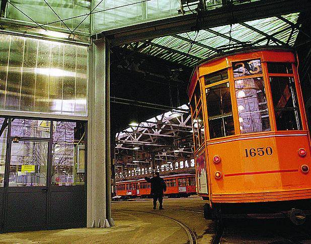 Lunedì di caos: in sciopero bus, treni e vigili