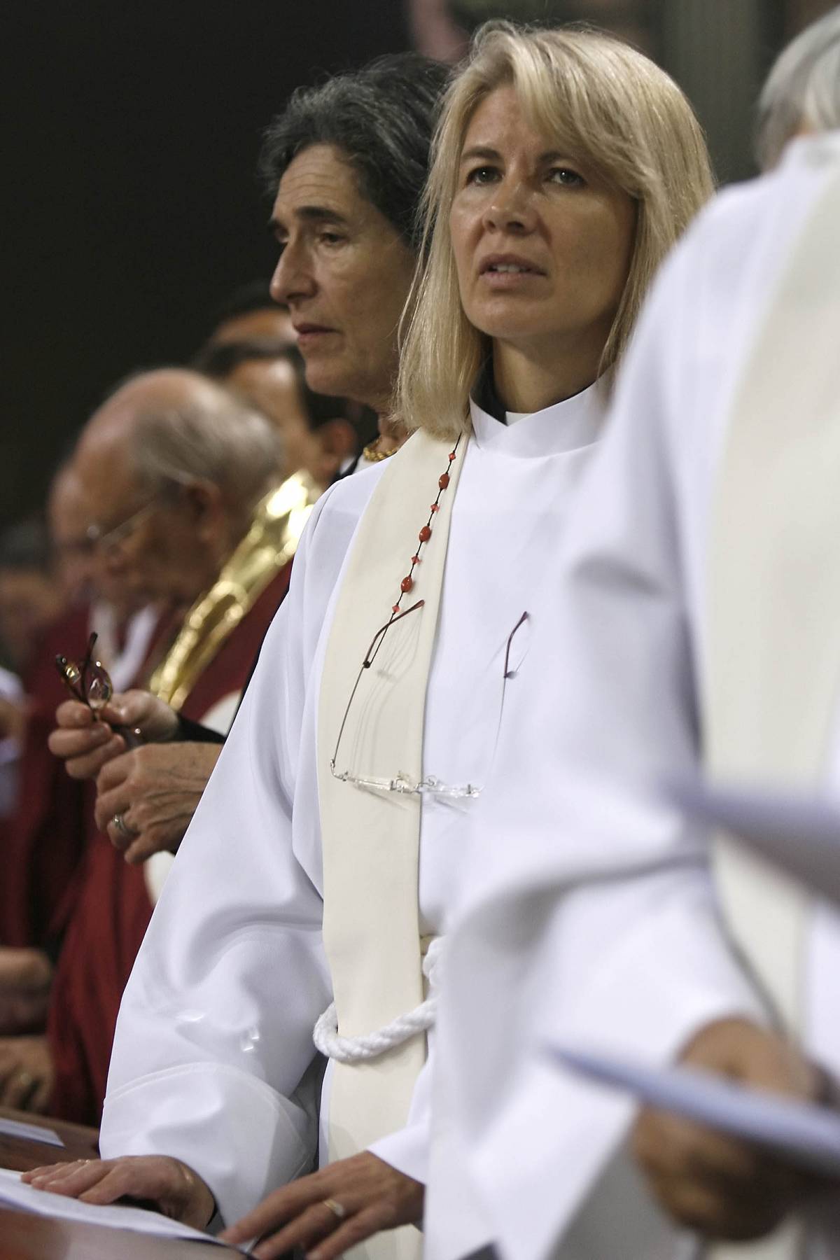 La svolta della Chiesa anglicana: 
arriva il primo "sì" ai vescovi donna