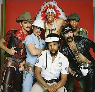 Operato alle corde vocali 
il cantante dei Village People