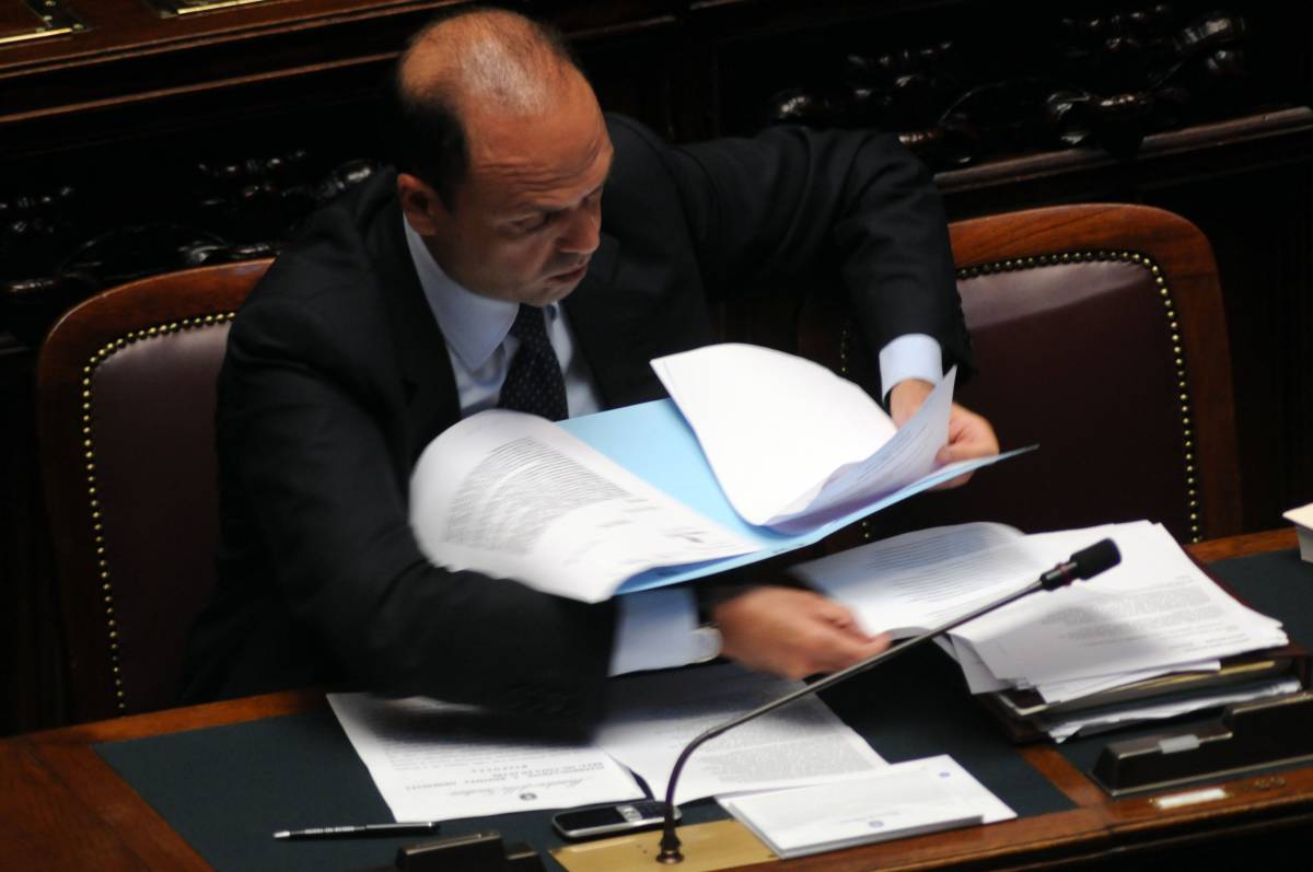 Lodo Alfano: oggi il voto, il governo apre