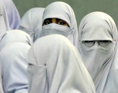 Francia: marocchina porta il burqa 
lo Stato le nega la cittadinanza