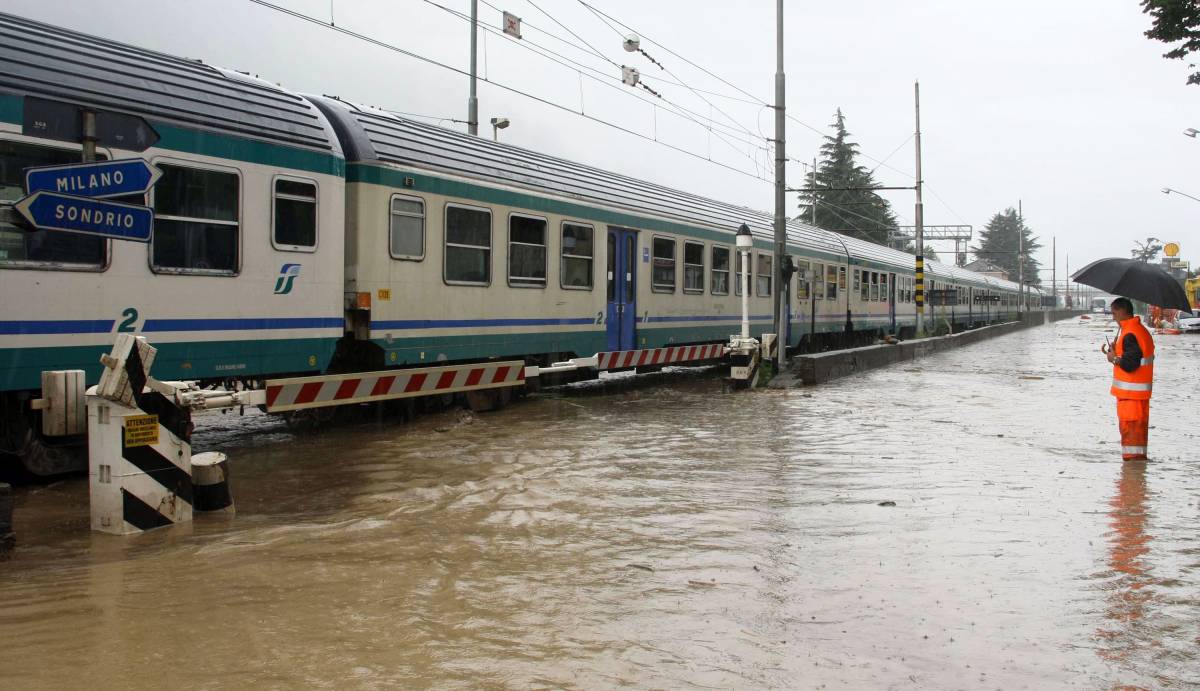 Nord sotto i nubifragi: 
due morti nel Ticino 
La Valtellina è isolata