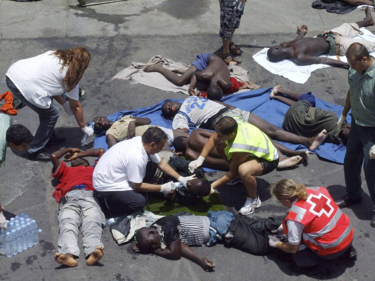 Lampedusa, affonda 
gommone: tre morti