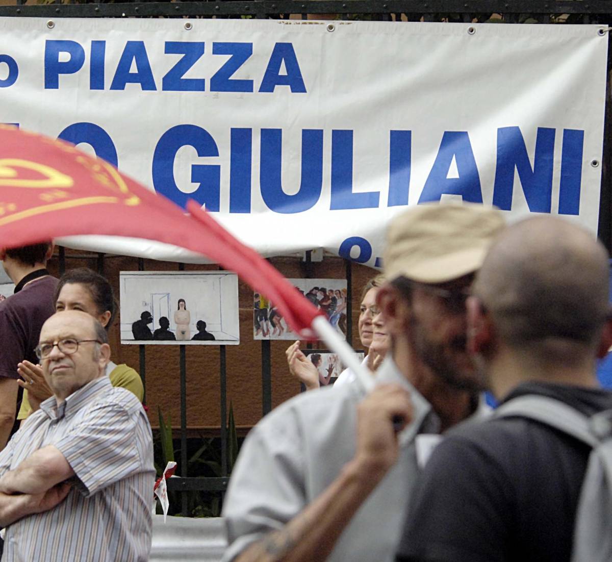 Piazza negata, i poliziotti denunciano il questore