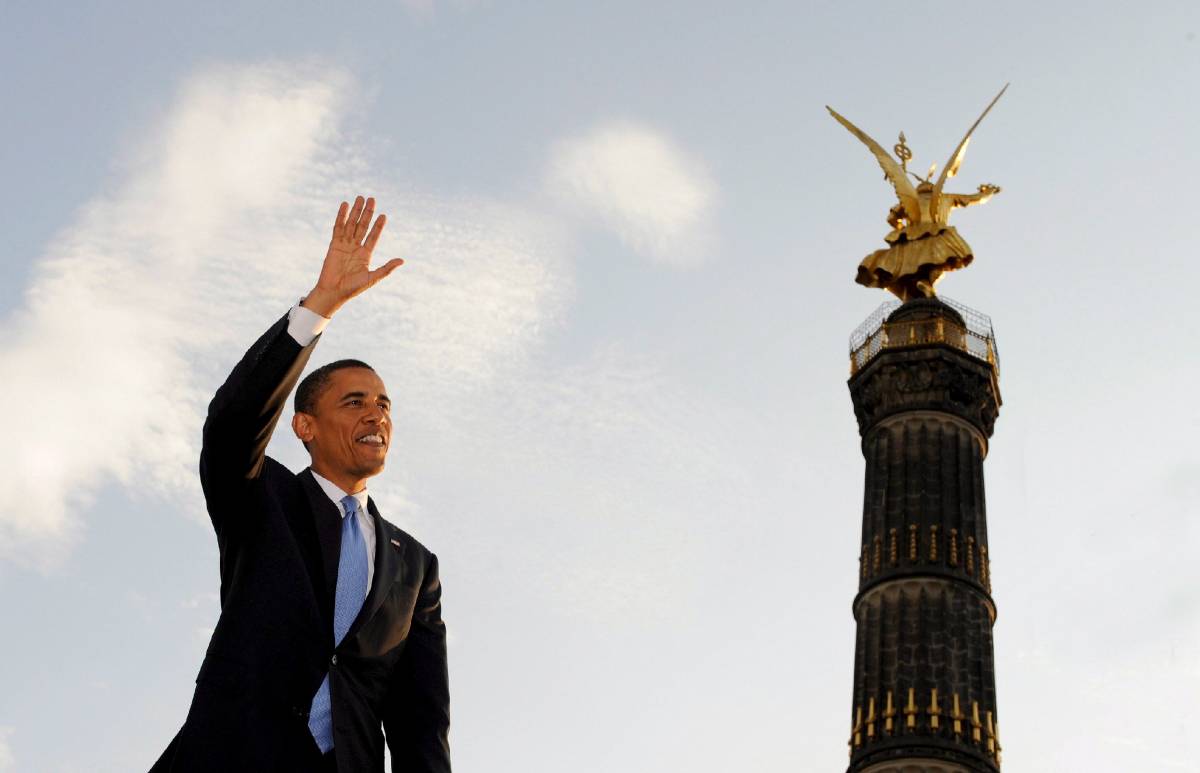 Obama: "Abbattiamo 
tutti i muri rimasti"