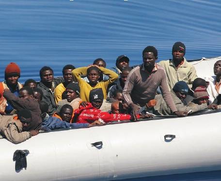 Immigrati, gli sbarchi sono raddoppiati
 
Maroni: "È un’emergenza nazionale"