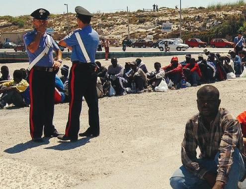 La sinistra usò lo stesso decreto ma ora grida: "Stato di polizia"