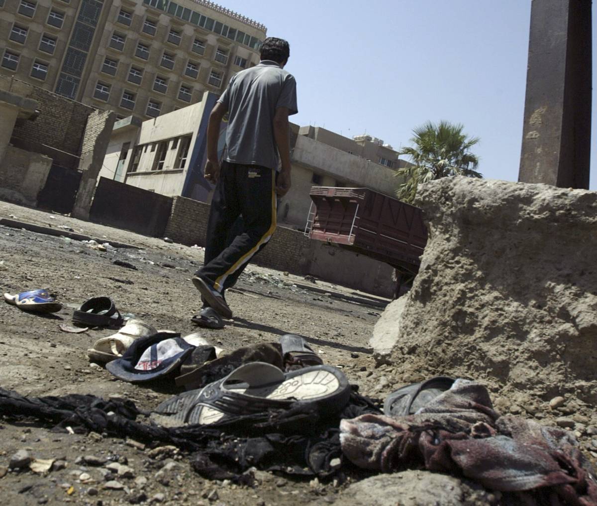 Tre donne kamikaze 
dilaniano l'Irak