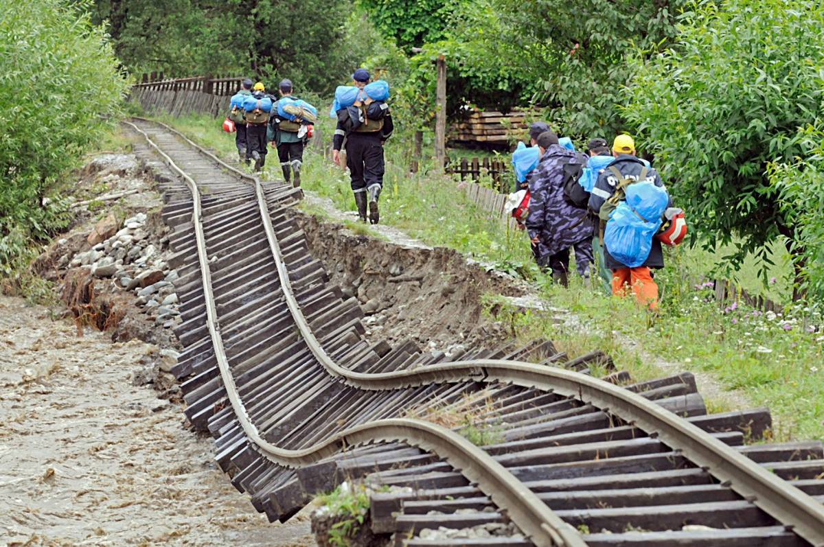 Carpazi devastati dalle inondazioni: 27 morti