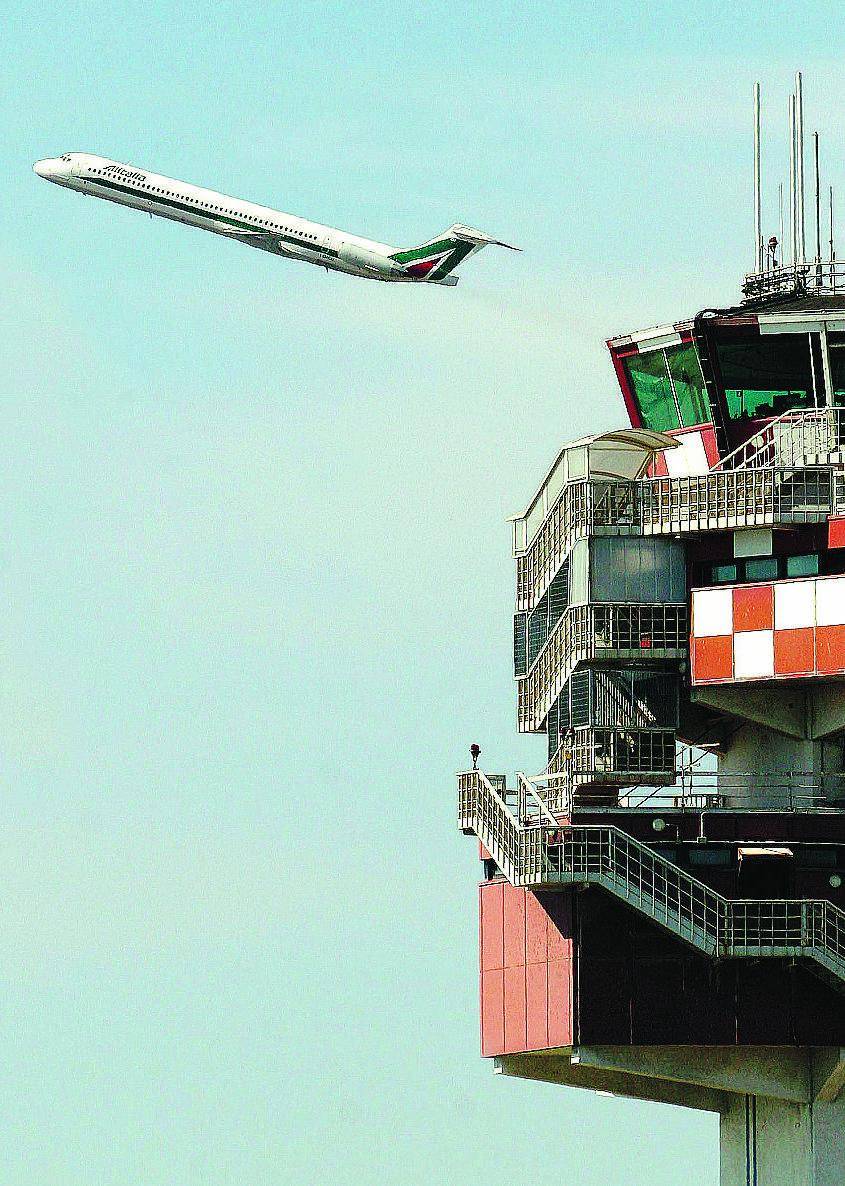 Alitalia, i conti   slittano a fine mese Proroga per l’incarico di Intesa