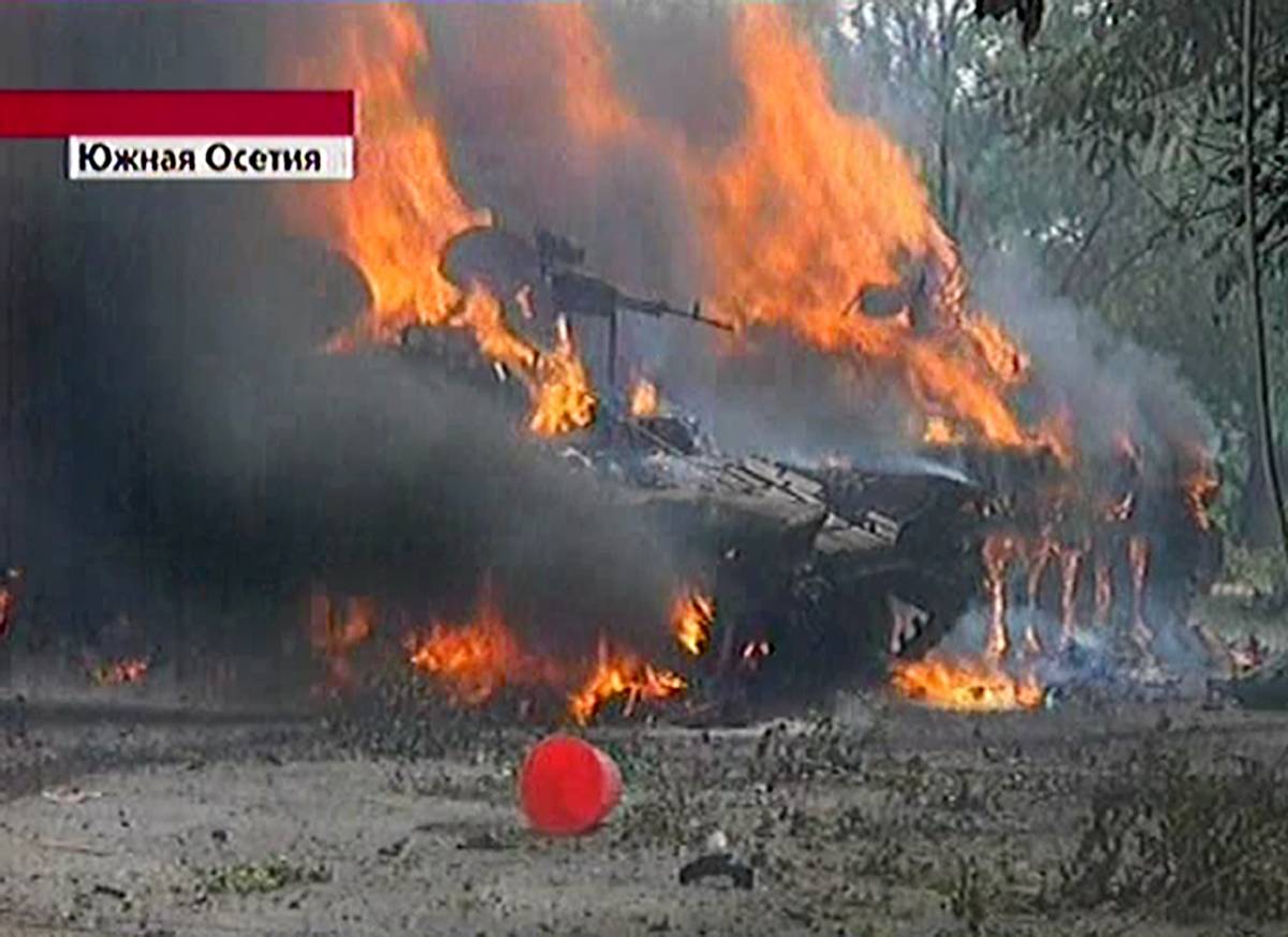 Ossezia, guerra e caos 
Uccisi 10 militari russi: 
"In corso pulizia etnica"