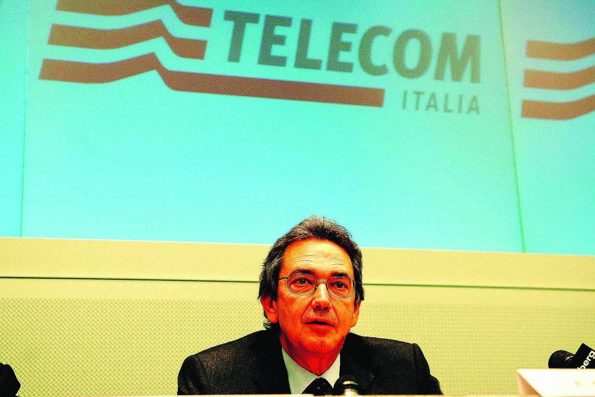 Telecom rivede i ricavi e riparte  dai tagli La Borsa ci crede: +3%