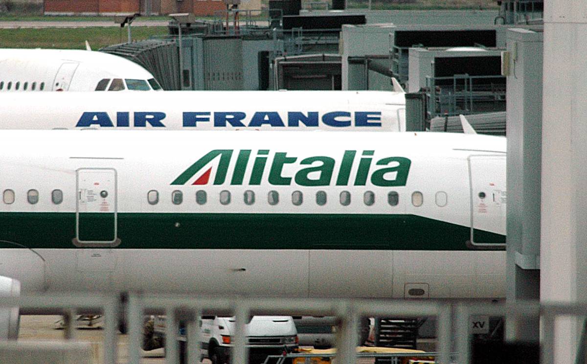 Alitalia, il Codacons: 
"Buco da 5 miliardi" 
Indagine della procura