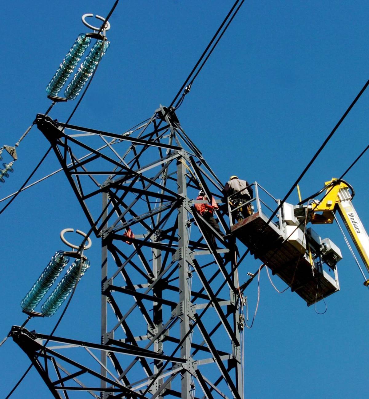 Contrordine: l’Enel non può richiedere i dati catastali