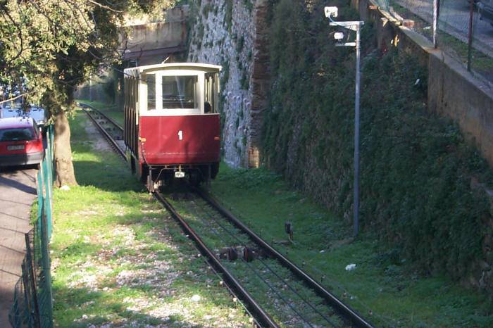 Livorno, l'unica funicolare completamente ecologica compie 100 anni