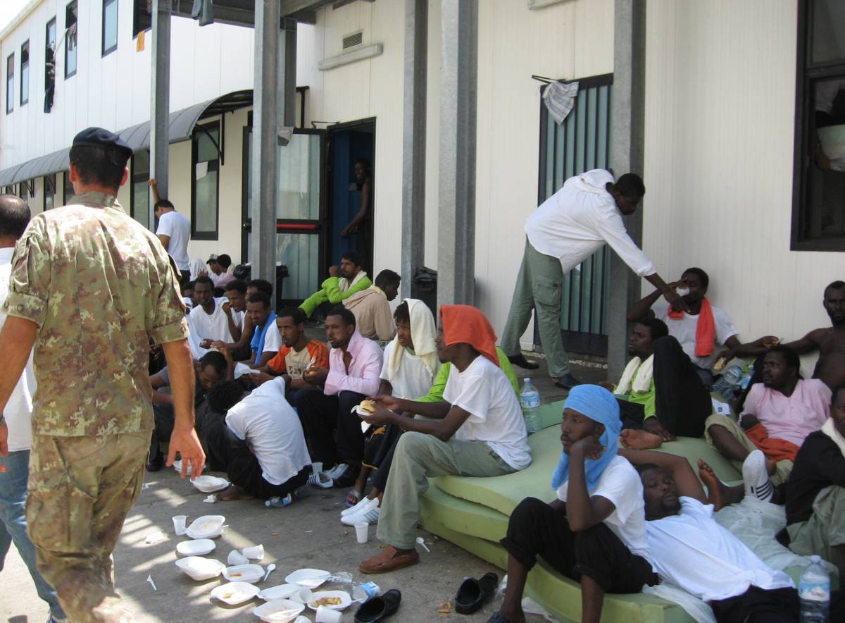 "Immigrati, il Cpa di Lampedusa scoppia"