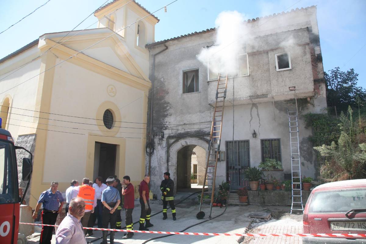 Caserta, bimba di 2 anni 
muore in un incendio