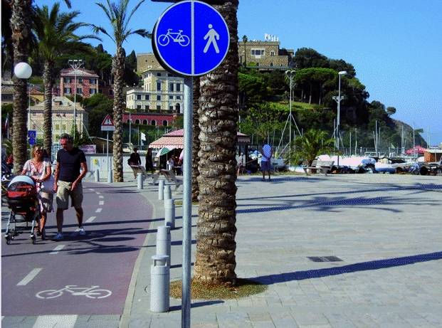 Sestri Levante fa le corsie per bici a passo d’uomo