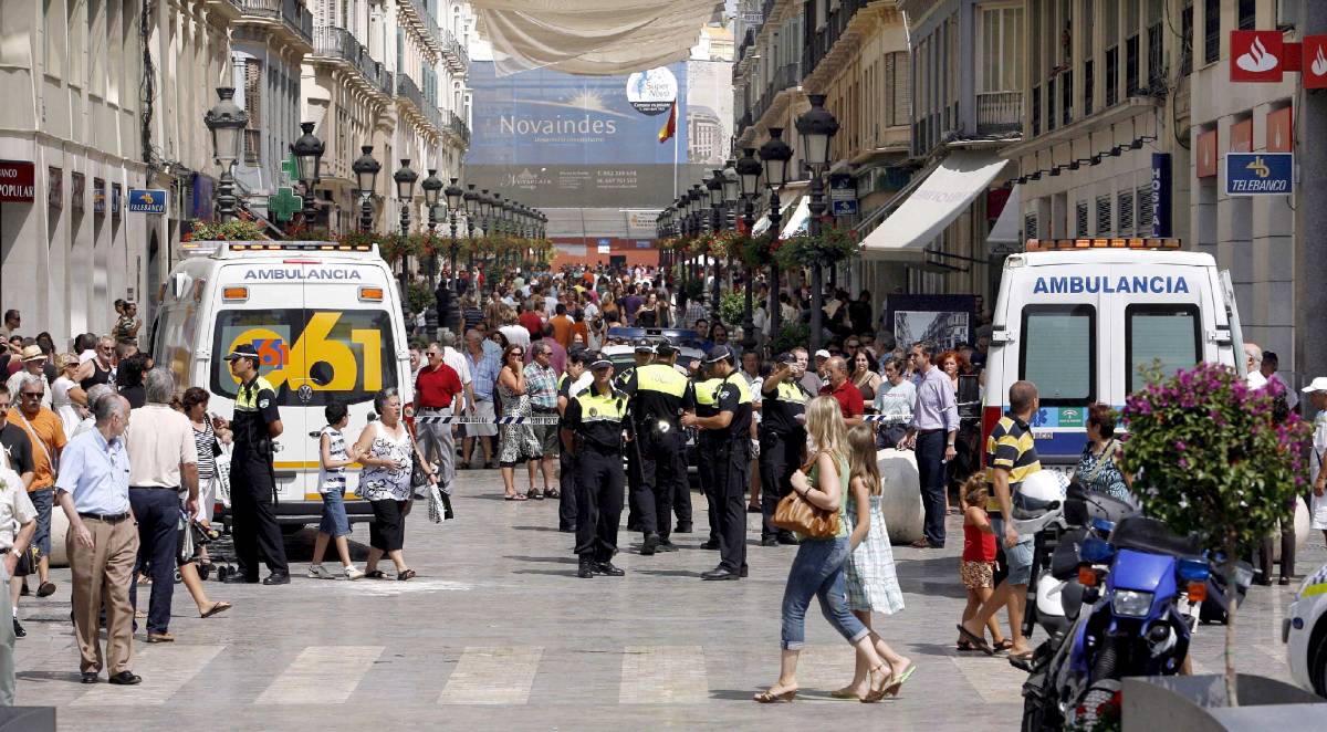 Malaga, con l'auto nell'isola pedonale: italiana tra i 7 feriti