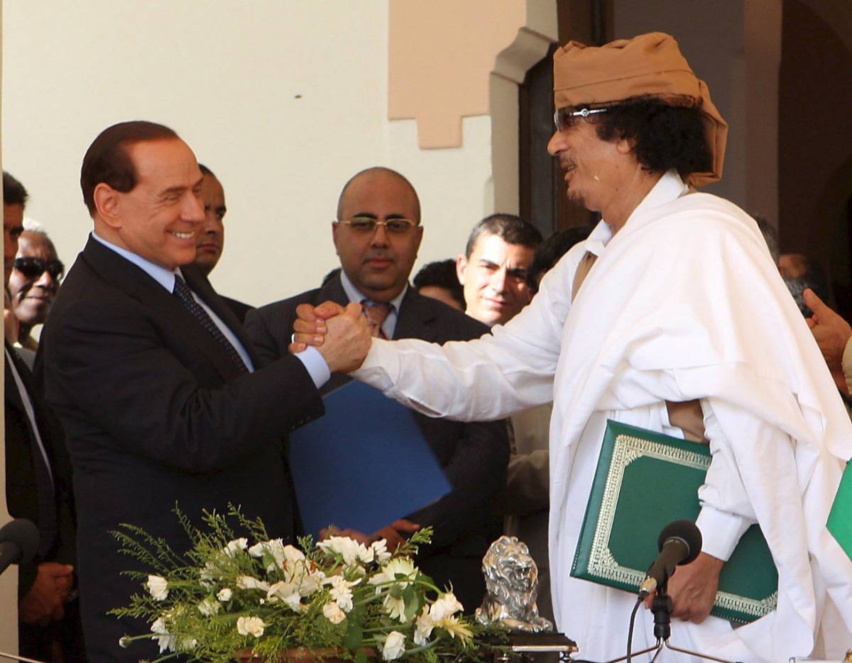 Gheddafi: "L'Italia paese amico, avrà la priorità 
sul petrolio e sul gas"