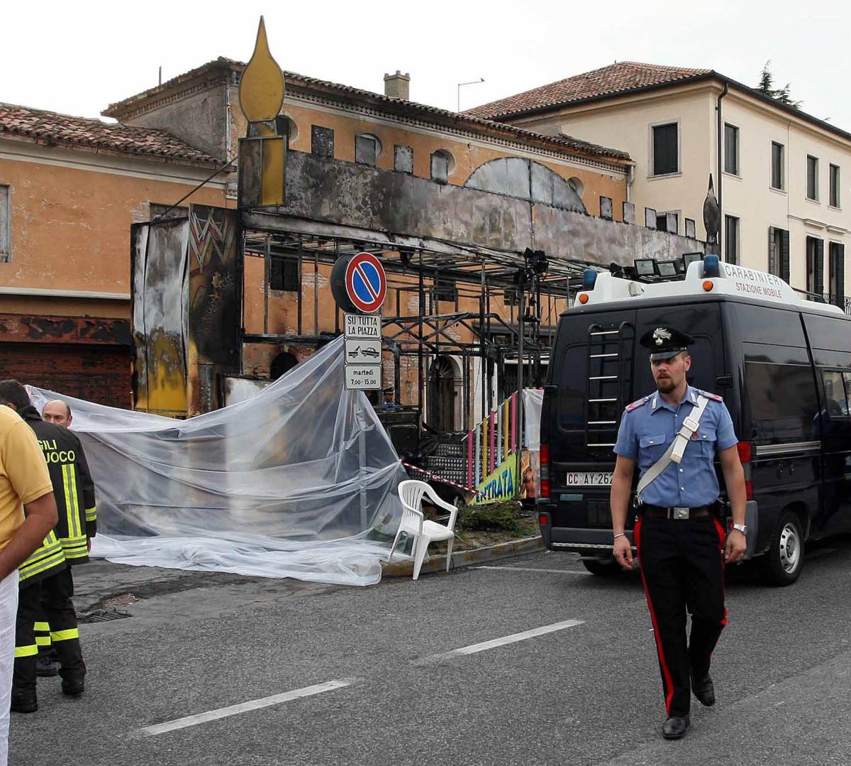 Padova, brucia la giostra: fidanzati carbonizzati