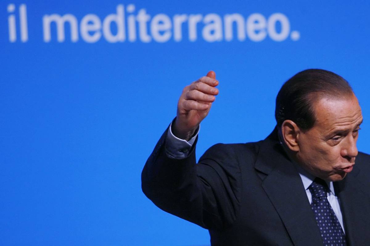 Ultras, Berlusconi: 
"Tolleranza zero contro 
i teppisti negli stadi"