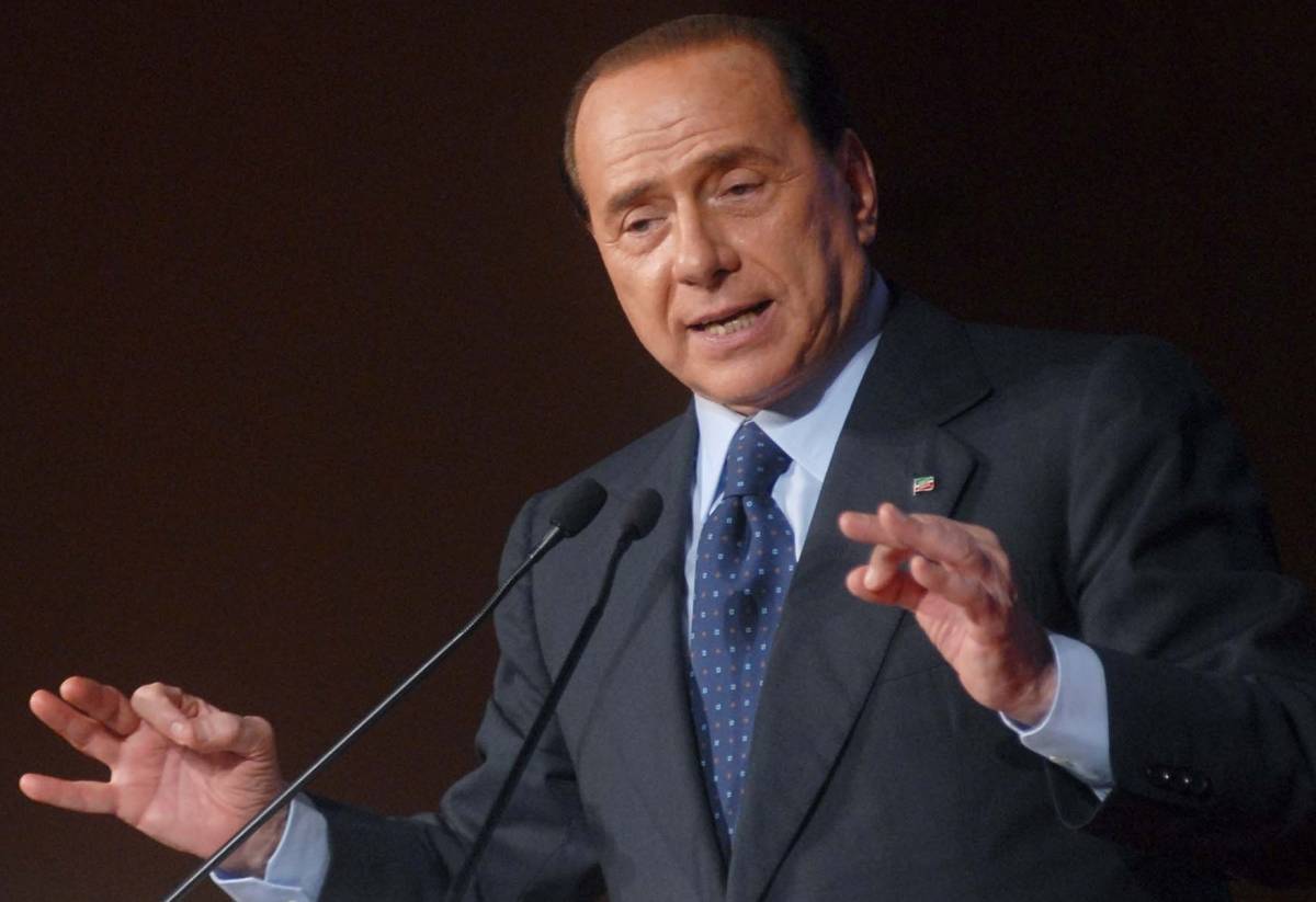 Berlusconi risale sul predellino 
"Bugie sull’Ici, non tornerà più"