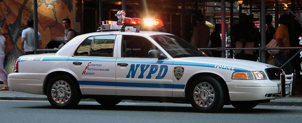 Un ragazzo nero disarmato ucciso da un poliziotto a New York