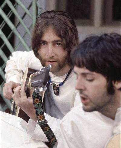 Beatles, Lennon amava McCartney?