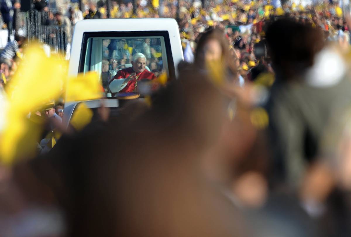 Il Papa: "Denaro e potere sono falsi idoli"