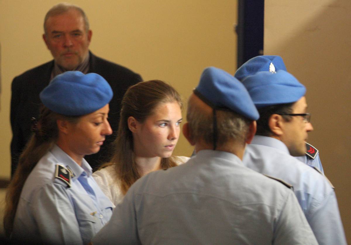 Mez, Amanda in aula 
Rito abbreviato a Guede