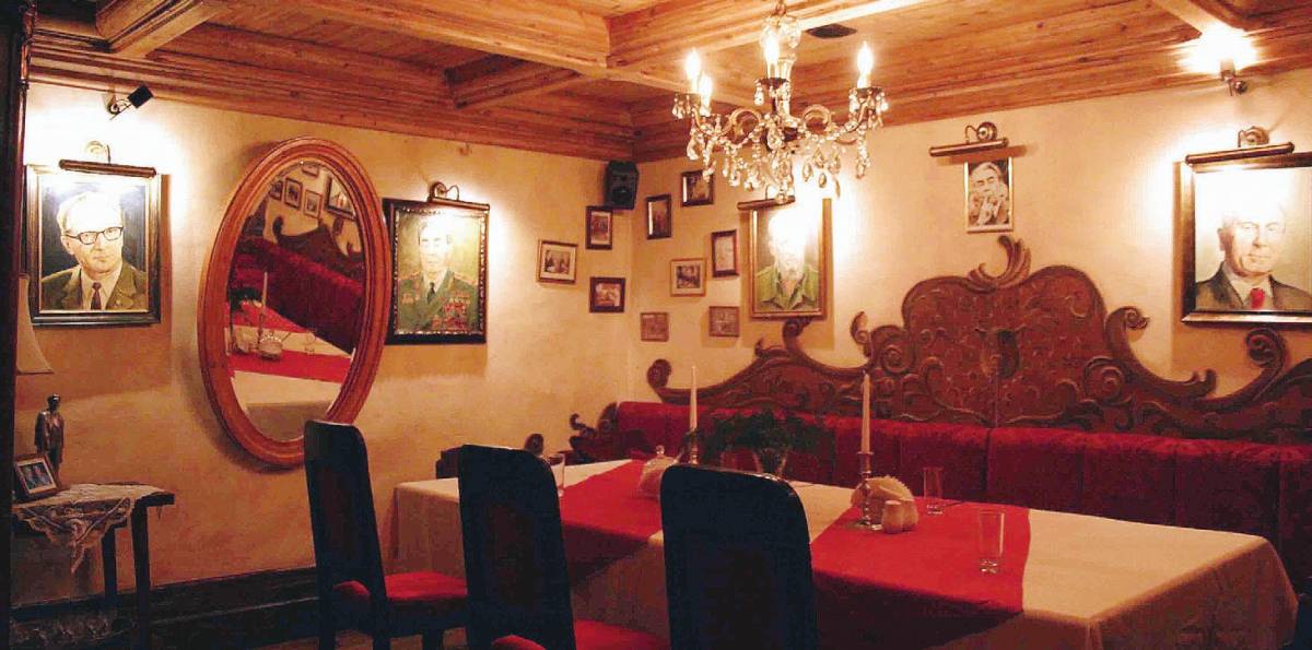 E al ristorante servono il maiale alla Honecker