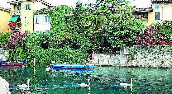 Giardini in fiore sul lago di Garda