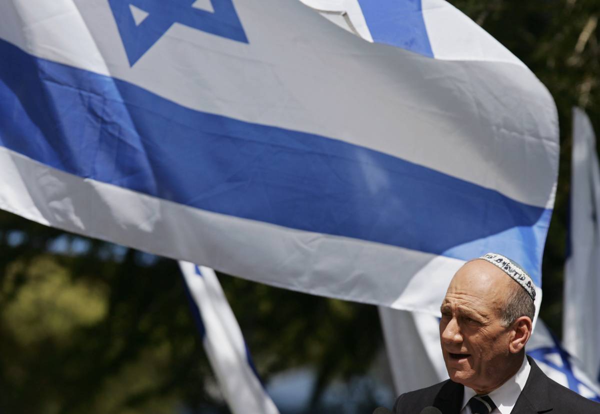 L'ex premier israeliano Olmert condannato per corruzione