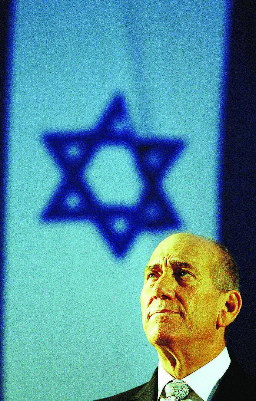 Israele, Olmert si dimette ma non molla il timone