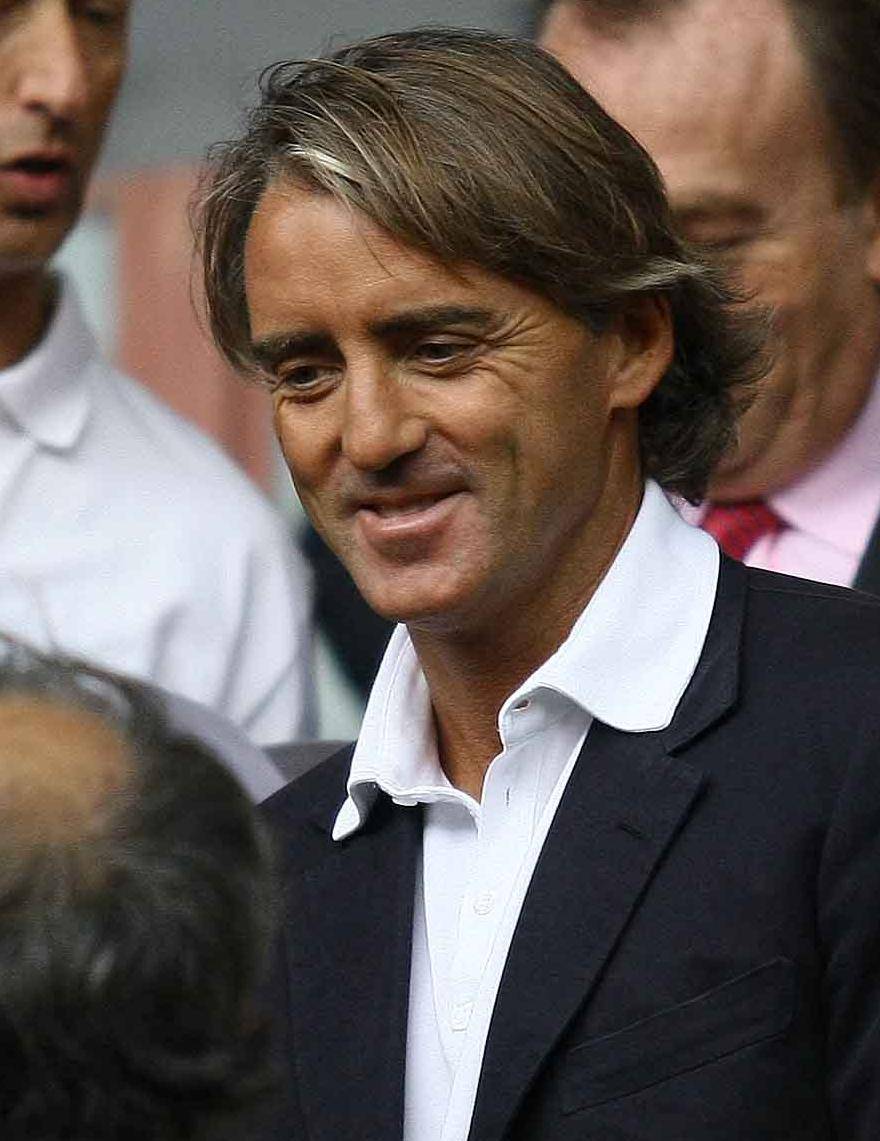 Mancini si rifà  la chioma a porte chiuse