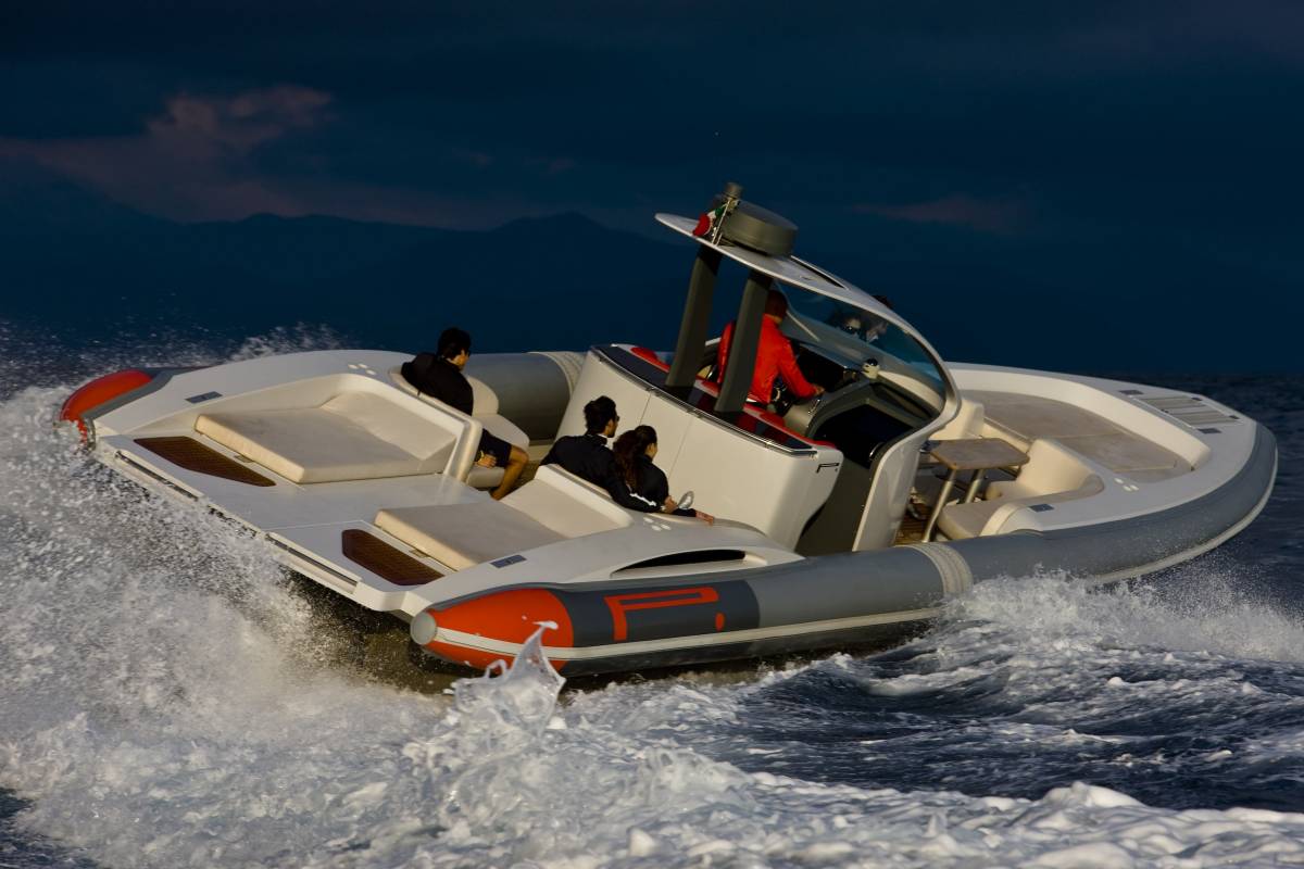 Il gommone iperlusso: 500mila euro