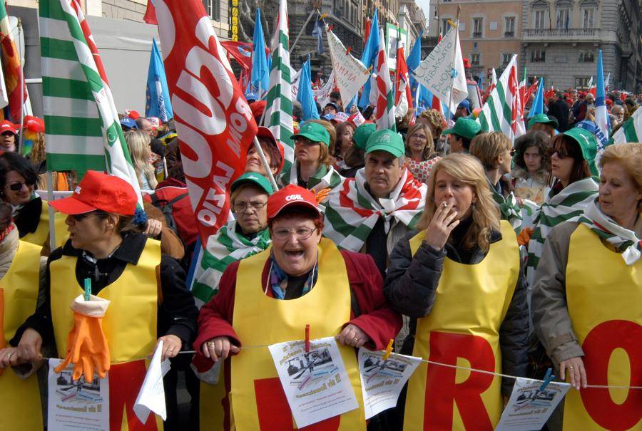 Statali, i sindacati minacciano: sciopero generale