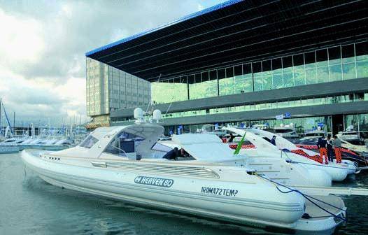 Attracca l’«Heaven 80» un gommone mondiale