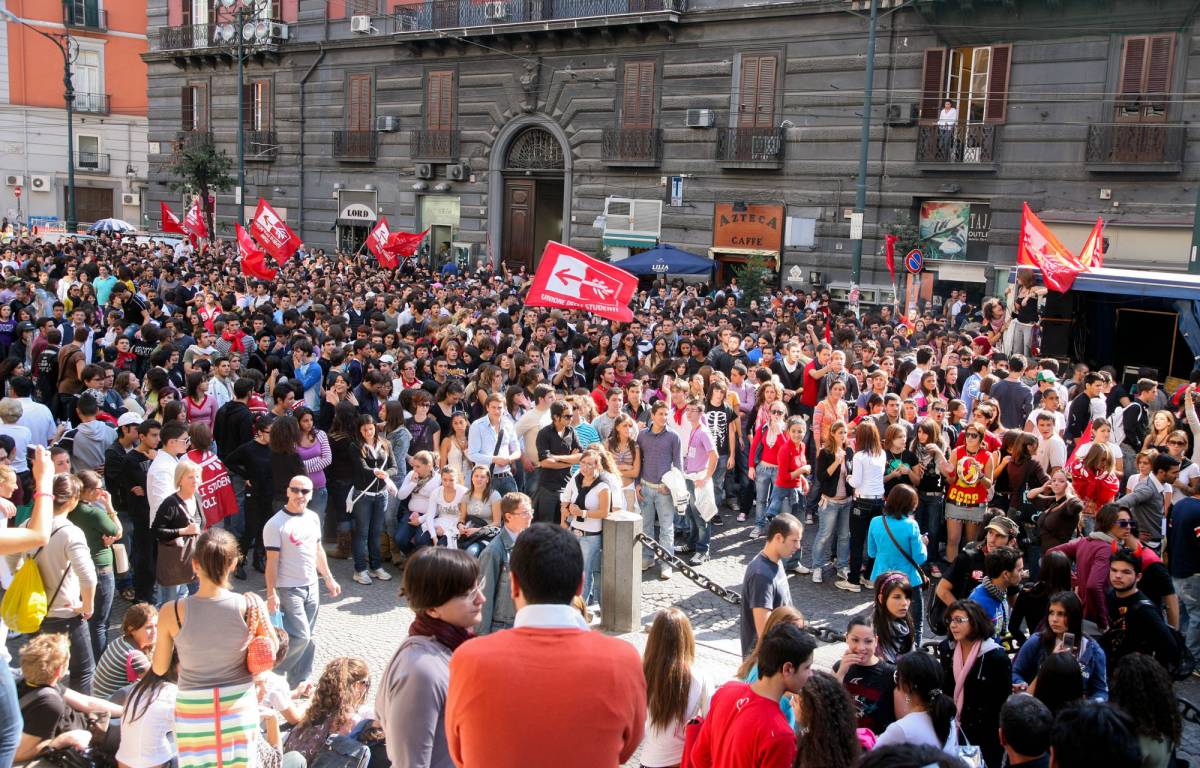 Scuola, ancora in piazza la sinistra del "no"