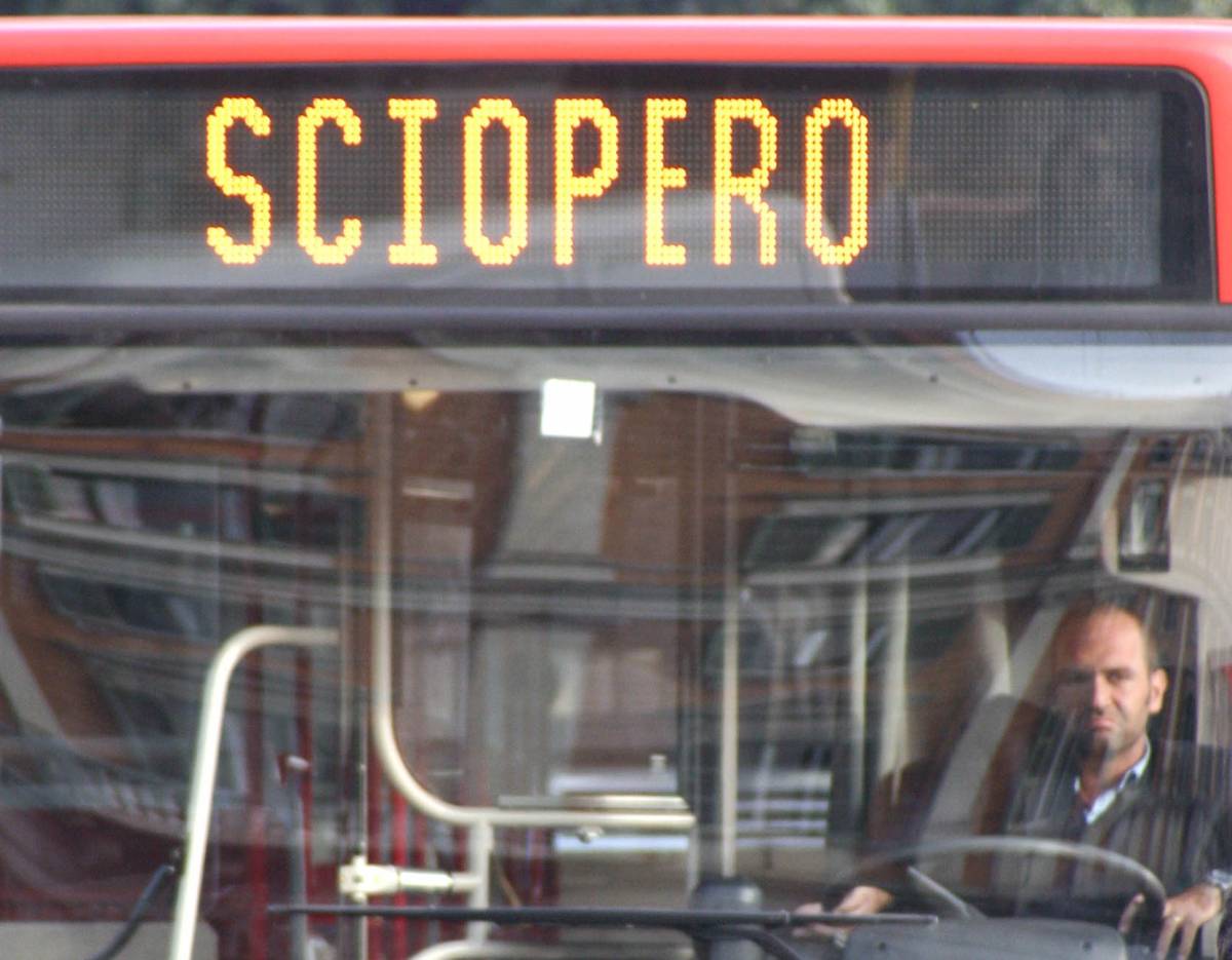 Venerdì di sciopero: 
trasporti, scuola e sanità  
in tilt per tutto il giorno