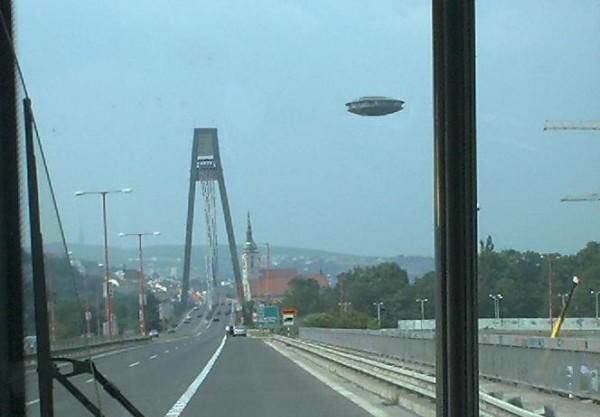 A Londra aprono gli X-Files 
Pilota Alitalia avvistò un ufo