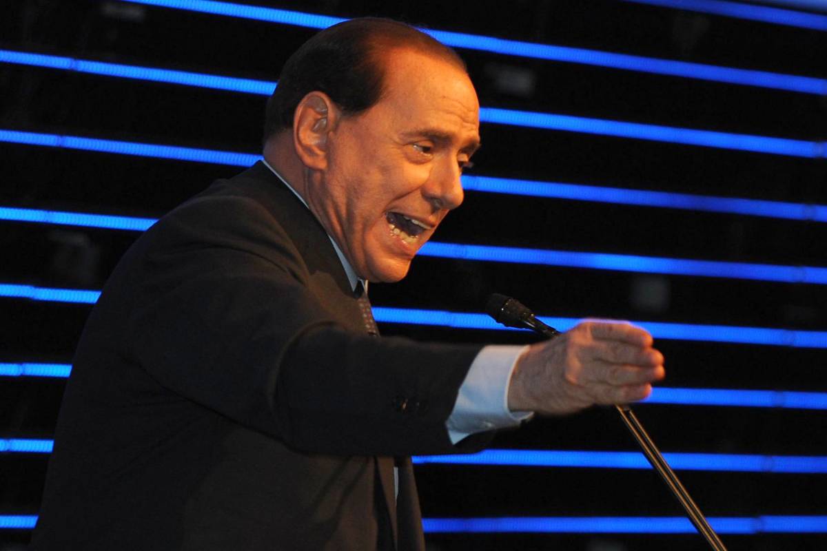 Berlusconi: convocherò 
imprese e banche 
"Famiglie a rischio"