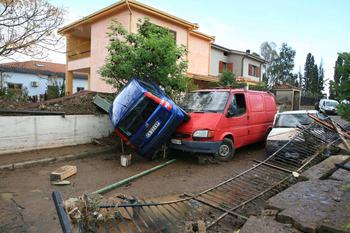 Tempesta d’acqua e fango 
Caos in Sardegna: 4 morti